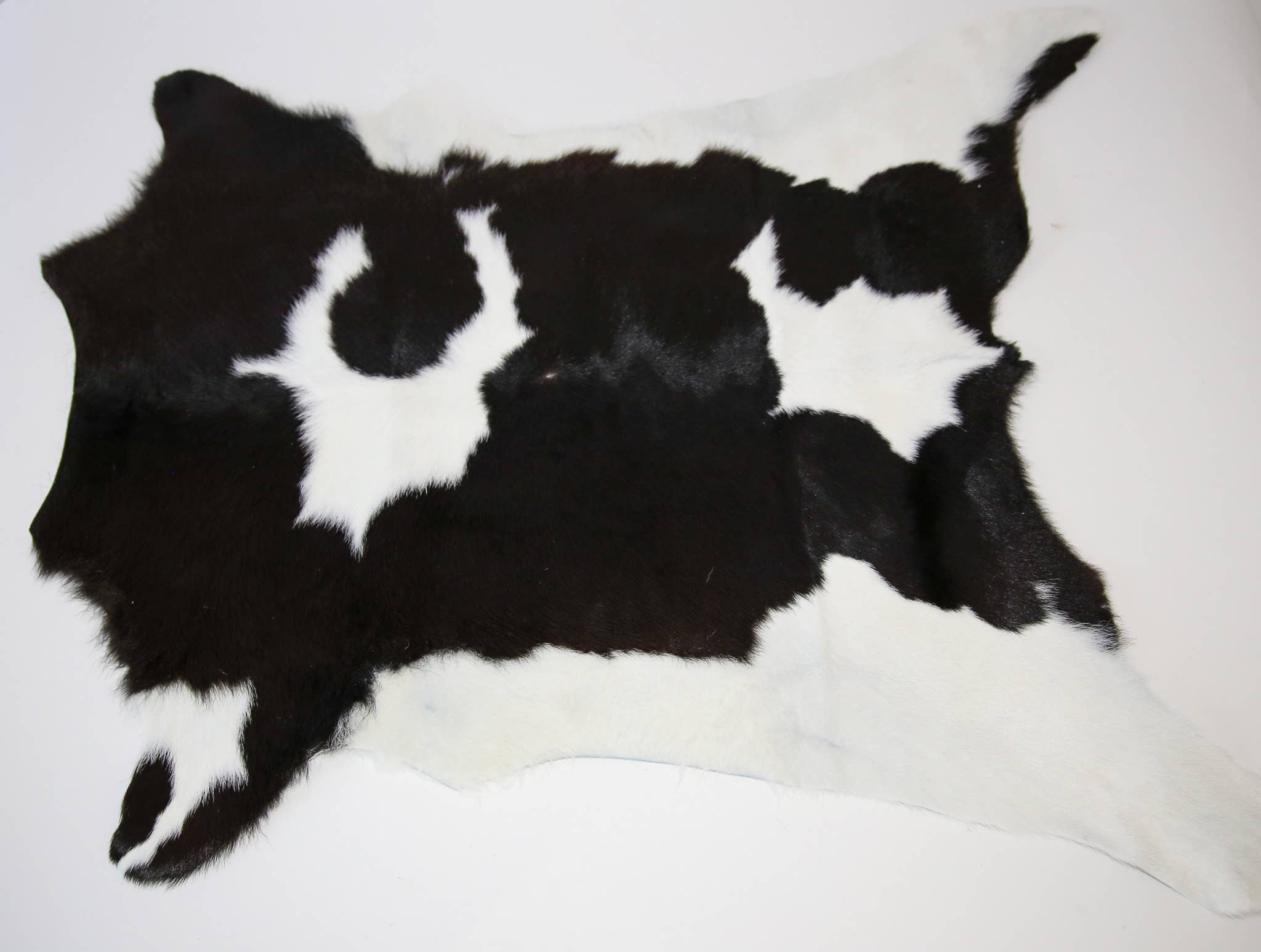 Calf Cowhide Accent Rug – alternate view